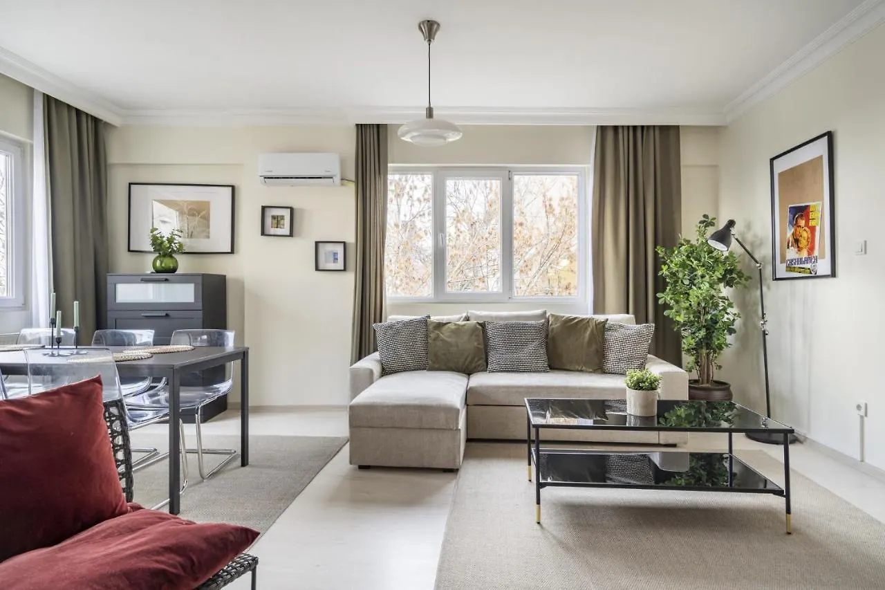 アパート イスタンブールModern Flat With Balcony On Bagdat Streetアパートメント